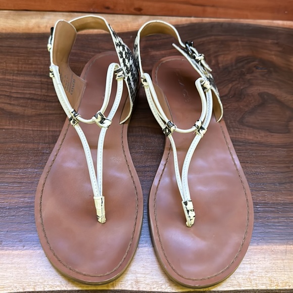 Women’s coach sandals size 10, leather snake skin print with buckles. - Picture 4 of 7